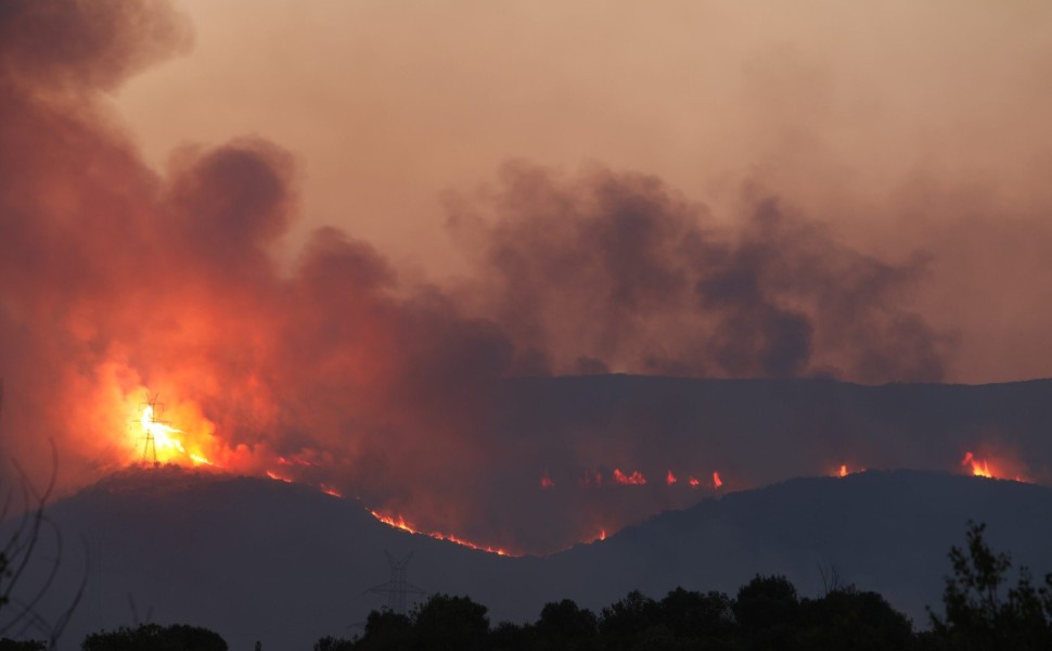 Πυρκαγιά στην Καβάλα. Δευτέρα 21 Αυγούστου 2023   (ΒΑΣΙΛΗΣ ΒΕΡΒΕΡΙΔΗΣ / ΜΟΤΙΟΝ ΤΕΑΜ)