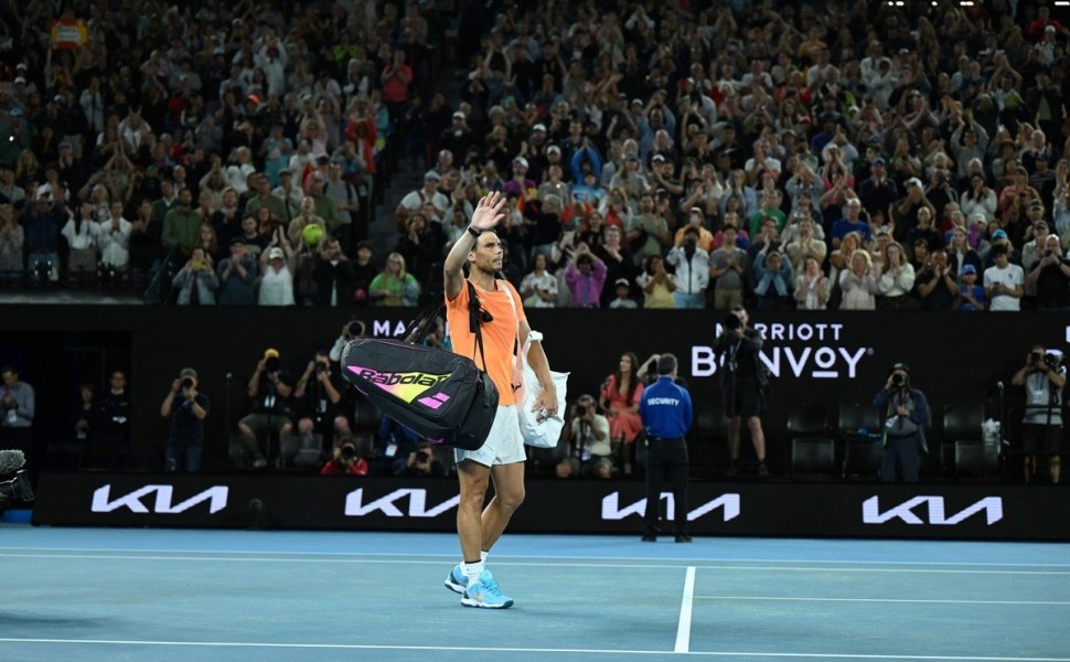 epa10412512 Rafael Nadal of Spain walks off after losing his match against Mackenzie McDonald of the USA the 2023 Australian Open tennis tournament in Melbourne, Australia, 18 January 2023.  EPA/LUKAS COCH AUSTRALIA AND NEW ZEALAND OUT