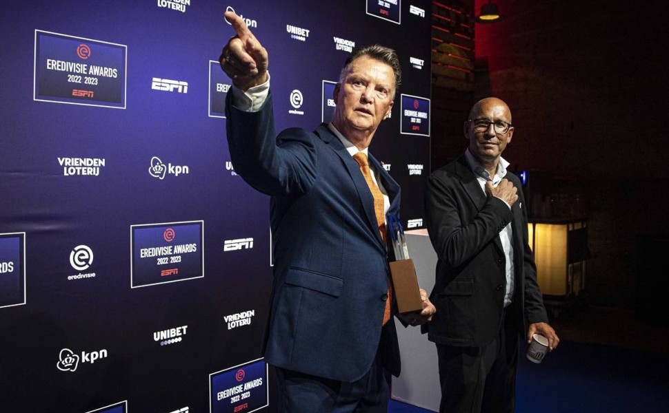 epa10841082 Dutch former football player and manager Louis van Gaal (L) during the Eredivisie Oeuvre Award ceremony in DeFabrique in Utrecht, the Netherlands, 04 September 2023 (issued 05 September 2023). Van Gaal was awarded the Eredivisie Oeuvre Award f