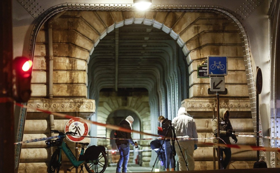 Επίθεση με μαχαίρι στο Παρίσι - Φωτογραφία ΑΠΕ / EPA