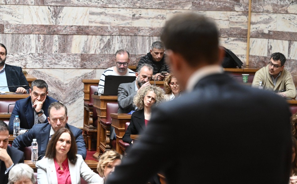 Άρση όλων των περιορισμών για το γάμο και την τεκνοθεσία ομόφυλων ζευγαριών στην πρόταση νόμου του ΣΥΡΙΖΑ / Eurokinissi