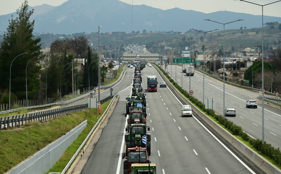 Οι αγρότες επιστρέφουν στα μπλόκα τους / φωτ. Eurokinissi