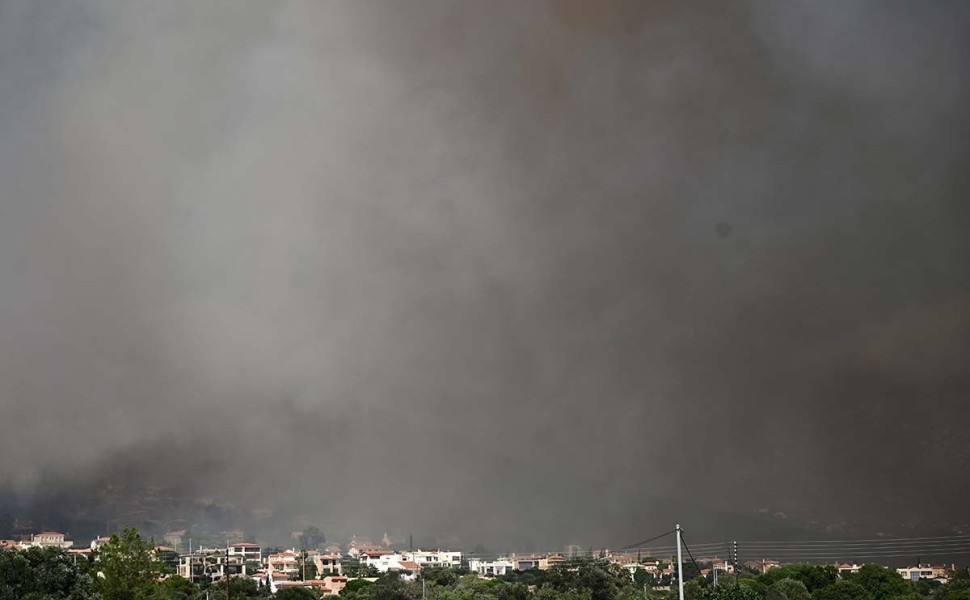 Πυρκαγιά στον Νέο Κουβαρά Αττικής, Δευτέρα 17 Ιουλίου 2023. Για την κατάσβεσή της επιχείρησαν 30 πυροσβέστες με 14 οχήματα, 2 αεροσκάφη και 4 ελικόπτερα.
(ΜΙΧΑΛΗΣ ΚΑΡΑΓΙΑΝΝΗΣ/EUROKINISSI)