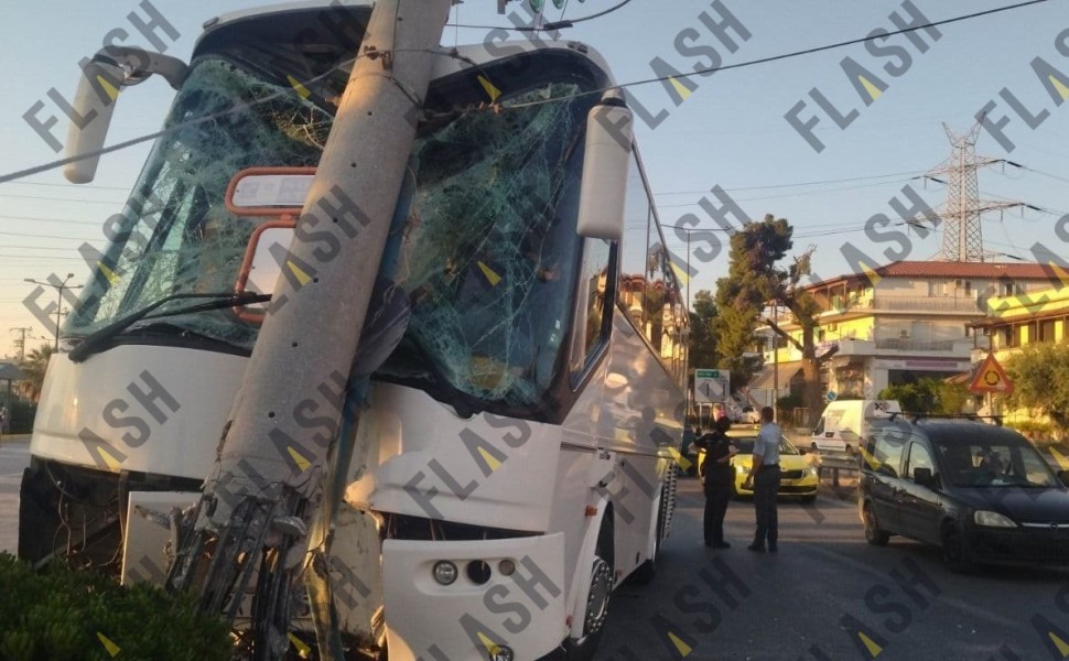 Τροχαίο στη Λαυρίου / Φωτ.: flash.gr