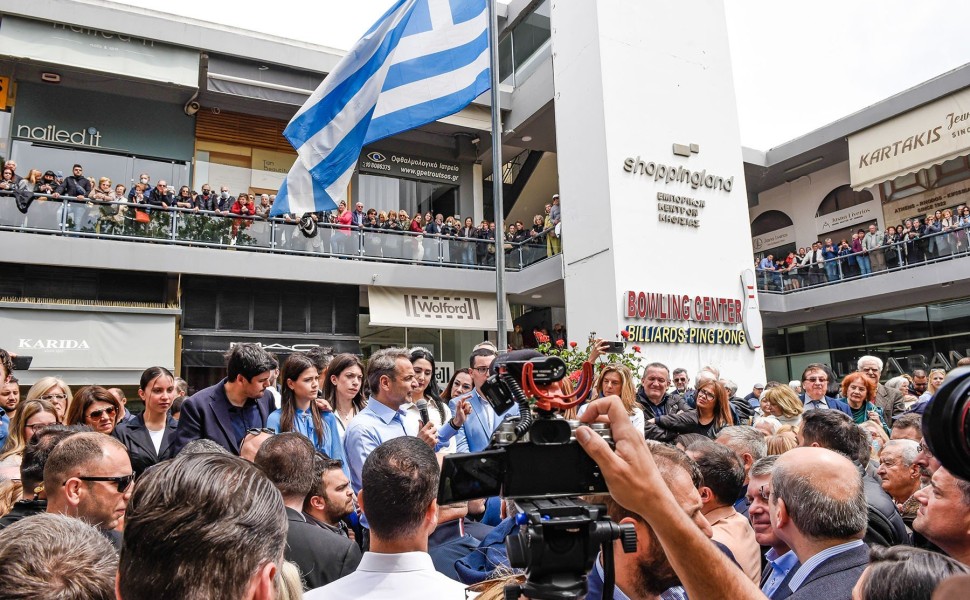 ***** ΠΡΟΣΟΧΗ - ΣΗΜΕΙΩΣΗ ΓΙΑ ΤΟΝ ΑΡΧΙΣΥΝΤΑΚΤΗ ****
**  Η φωτογραφία έχει ληφθεί χωρίς τη ρητή άδεια των εικονιζόμενων. Η δημοσίευση των χαρακτηριστικών τους γίνεται αποκλειστικά με ευθύνη του χρήστη **