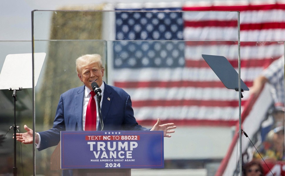 Trump speaks at a campaign rally in Asheboro/Jonathan Drake - Reuters