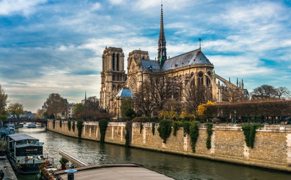 Unsplash - Notre-Dame du Mont