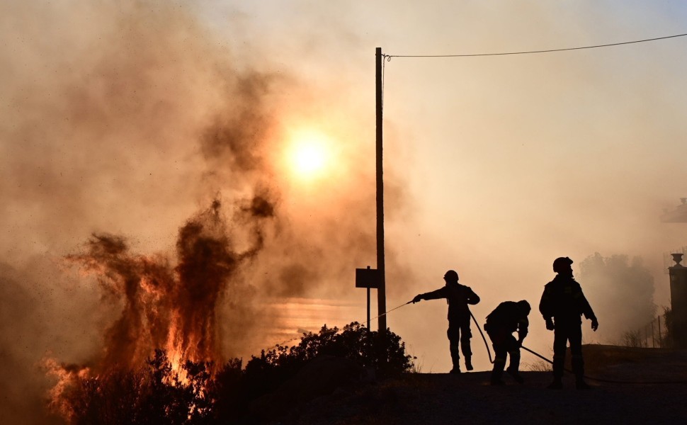 Πυρκαγιά στον Νέο Κουβαρά Αττικής, Δευτέρα 17 Ιουλίου 2023. Για την κατάσβεσή της επιχείρησαν 30 πυροσβέστες με 14 οχήματα, 2 αεροσκάφη και 4 ελικόπτερα.
(ΜΙΧΑΛΗΣ ΚΑΡΑΓΙΑΝΝΗΣ/EUROKINISSI)