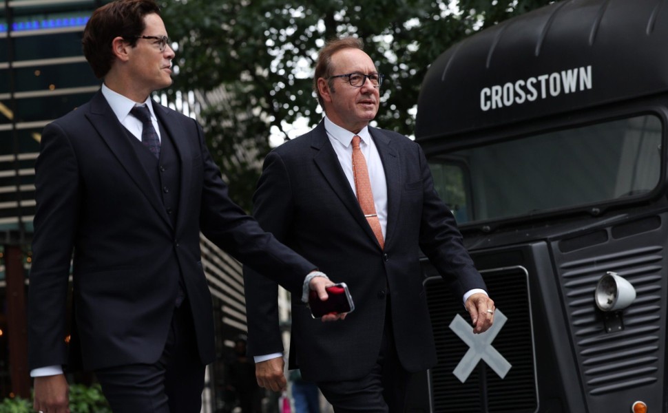 epa10766163 US actor Kevin Spacey outside Southwark Crown Court in London, Britain, 24 July 2023. Double Academy Award-winning actor Kevin Spacey is on trial in London accused of sexual offences against four men in Britain.  EPA/ANDY RAIN